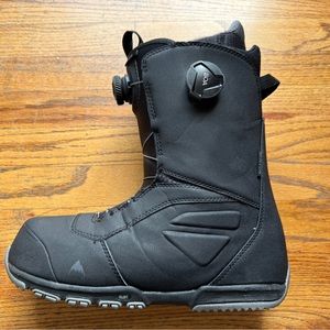 Near mint condition Burton Ruler Snowboard Boots